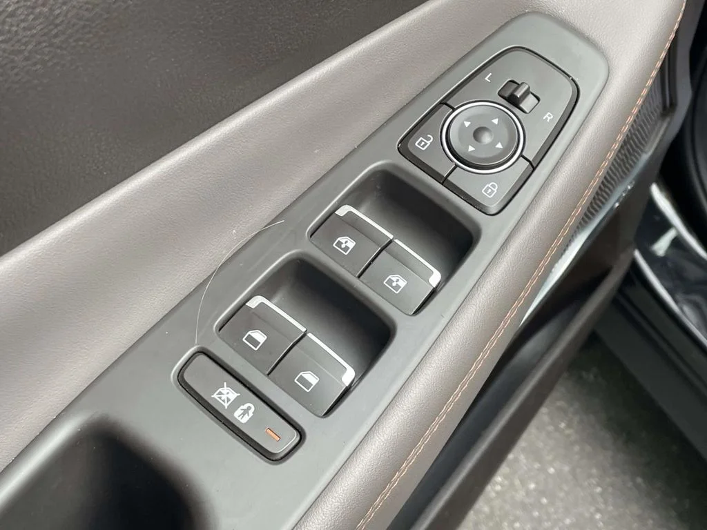 Used 2020 Black Hyundai SEL image 15