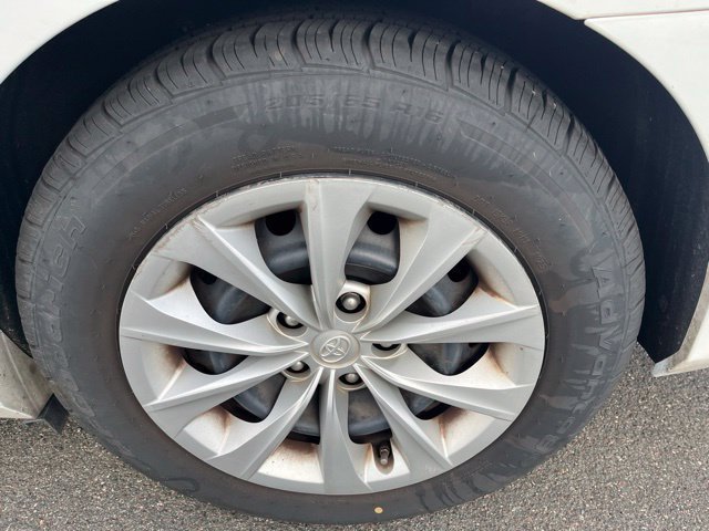 Used 2016 Super White Toyota LE image 14