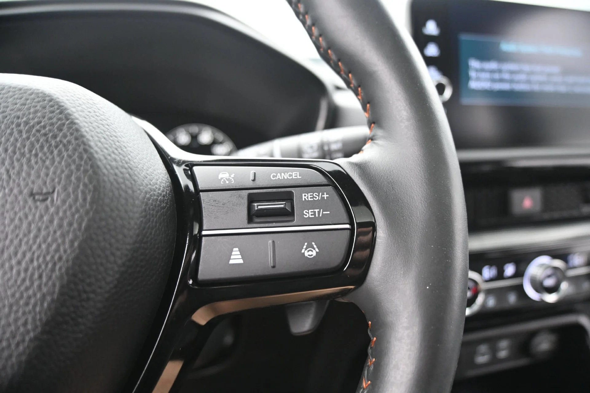 Used 2024  Honda 5D WAGON HYBRID SPORT TOURING AWD image 29