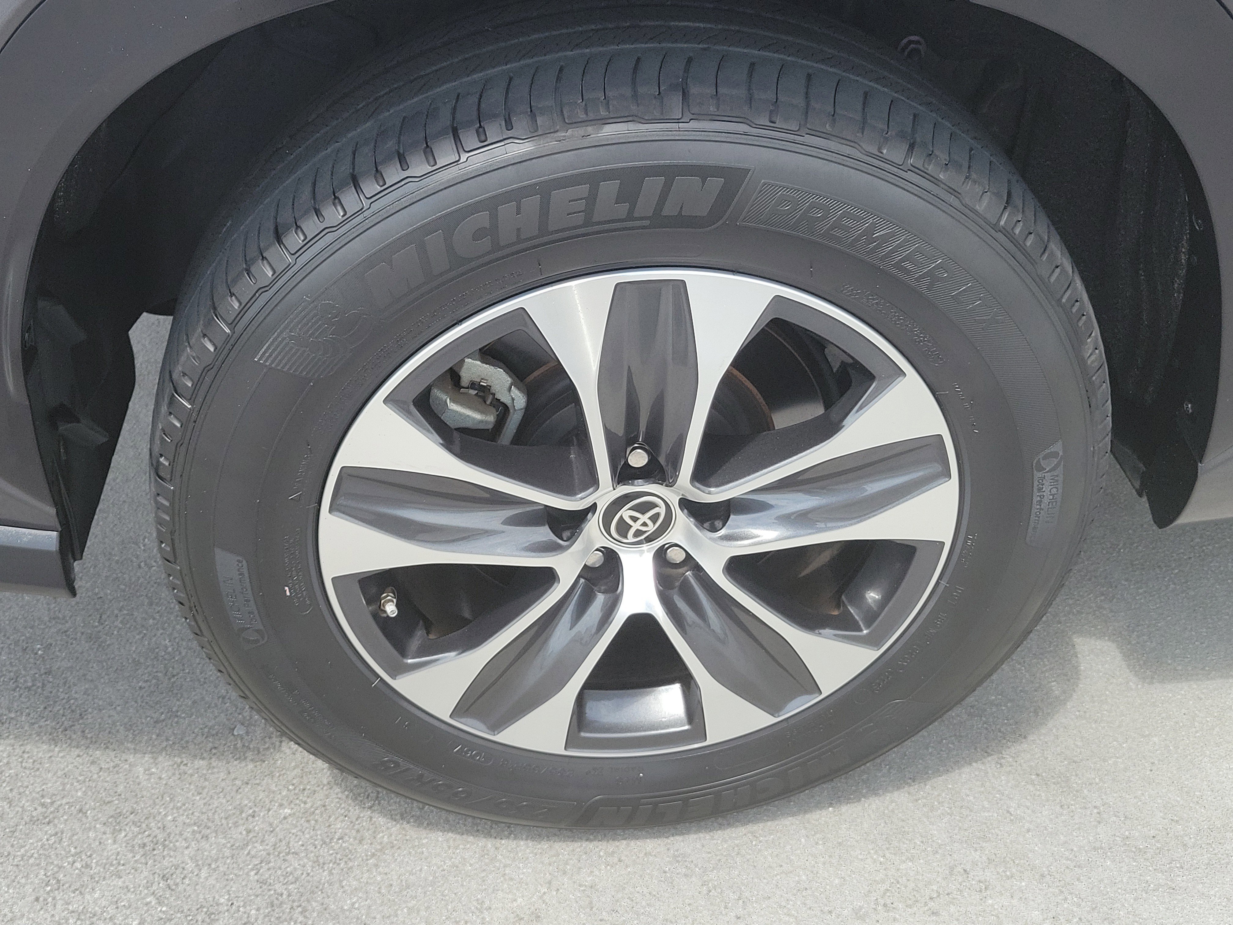 Used 2023 Magnetic Gray Metallic Toyota XLE image 7