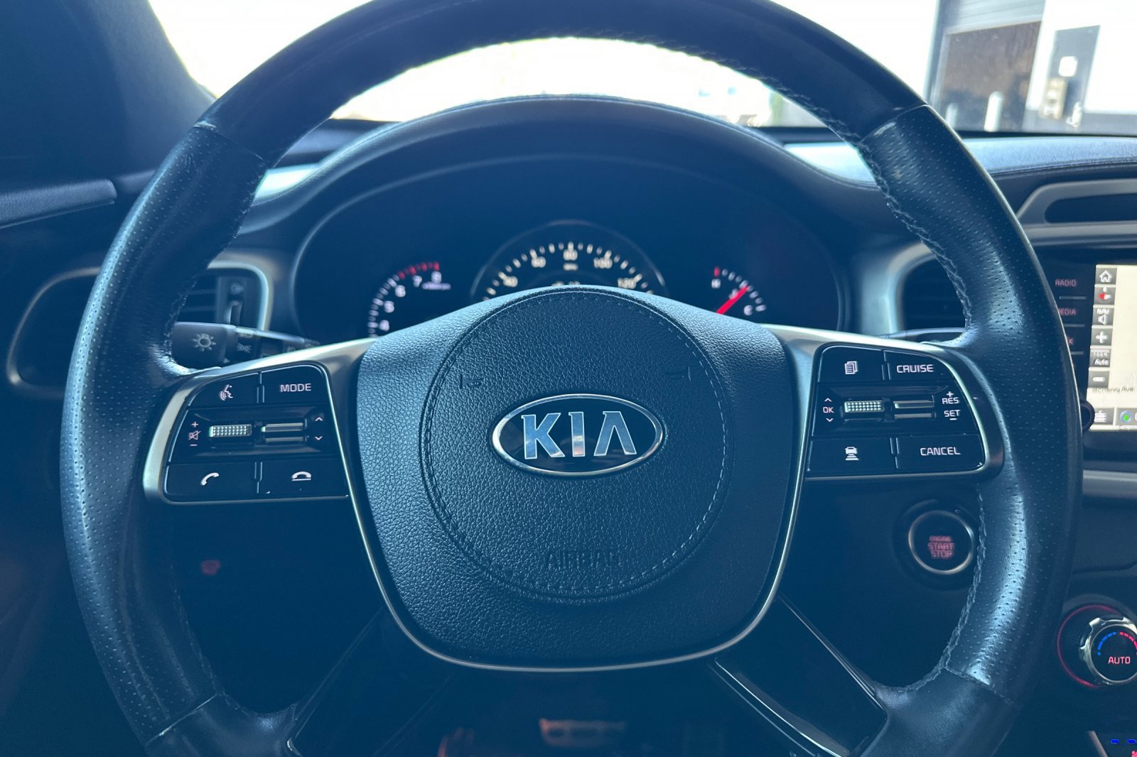 Used 2019 Snow White Pearl Kia SX Limited V6 image 25