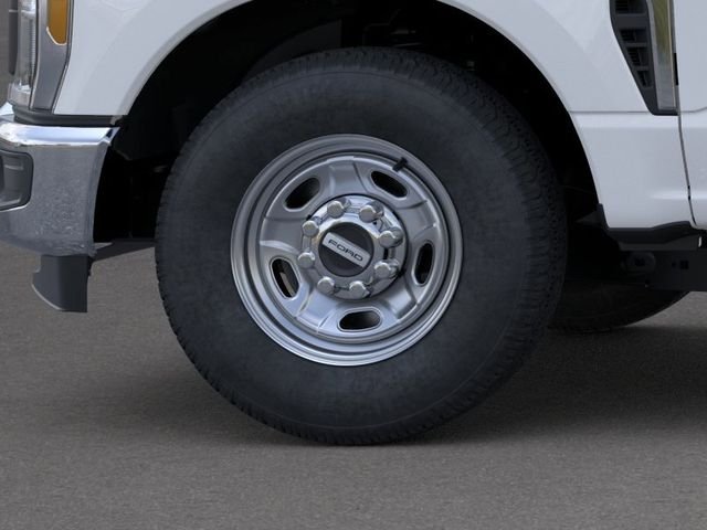 New 2026 Oxford White Ford XL image 41