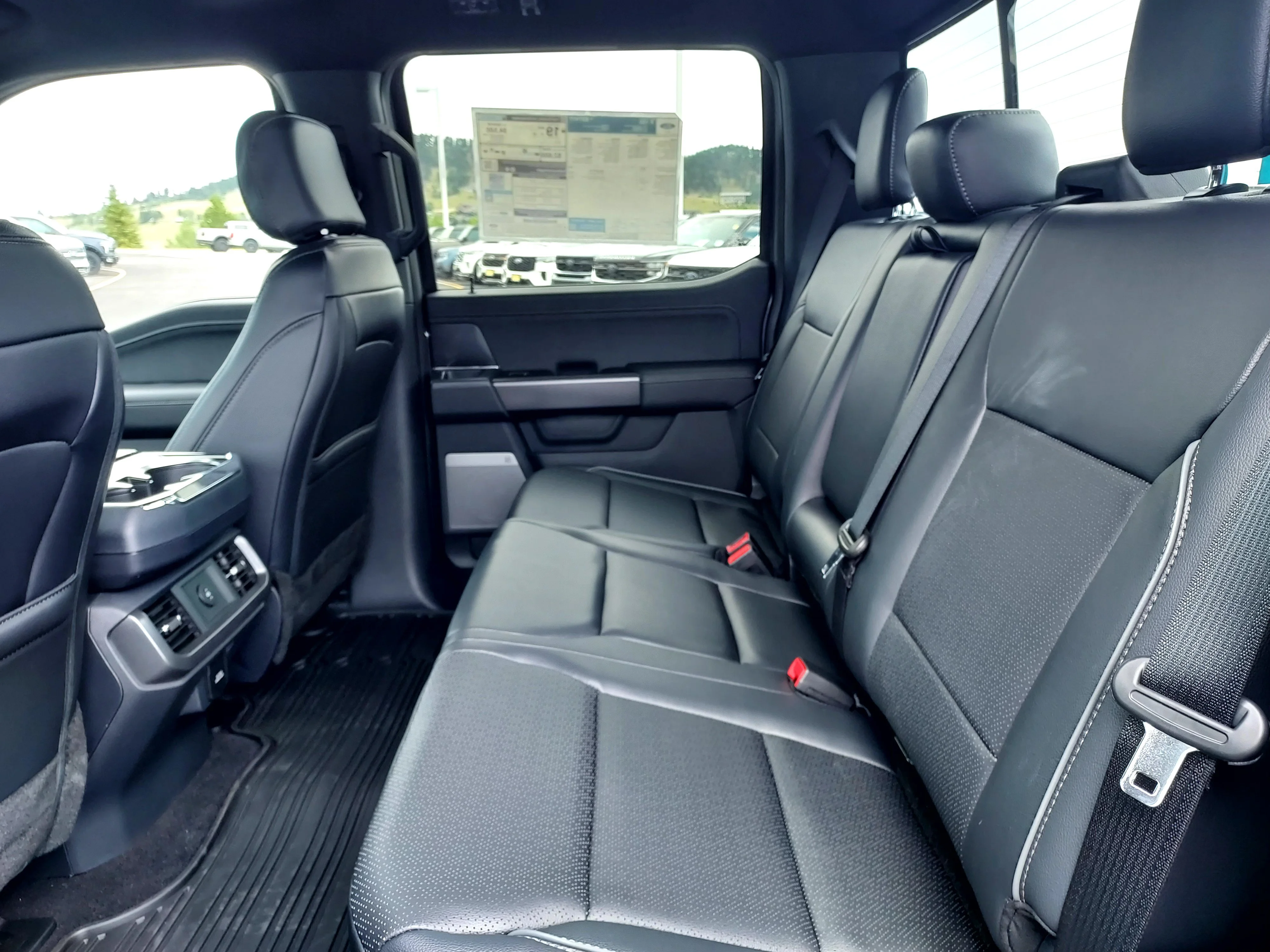 New 2026 Carbonized Gray Metallic Ford LARIAT image 17