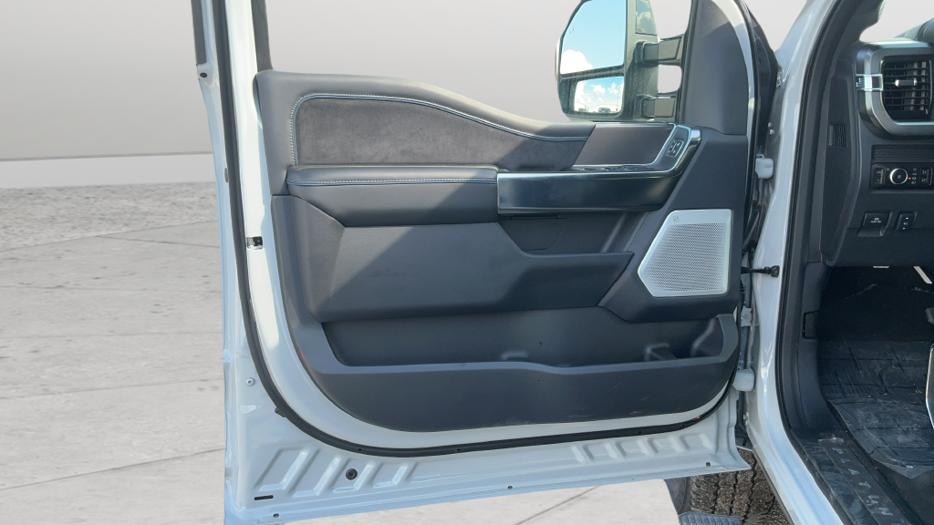 2026 Ford F-250 Super Duty Platinum - Photo 18