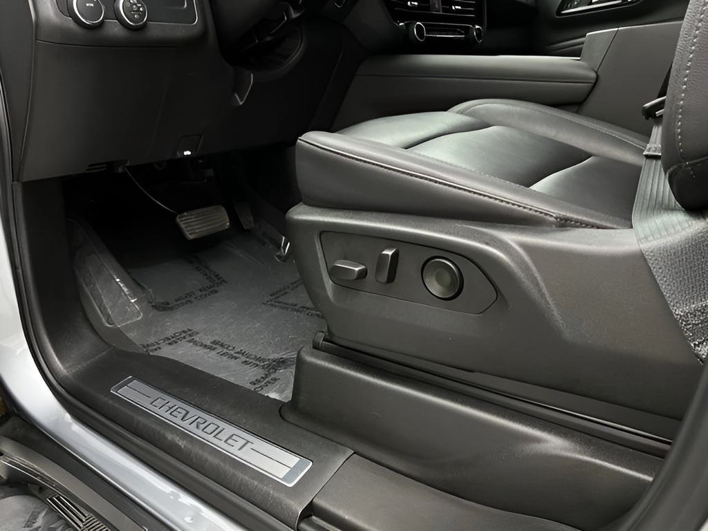 Used 2025 Sterling Gray Metallic Chevrolet Z71 image 26