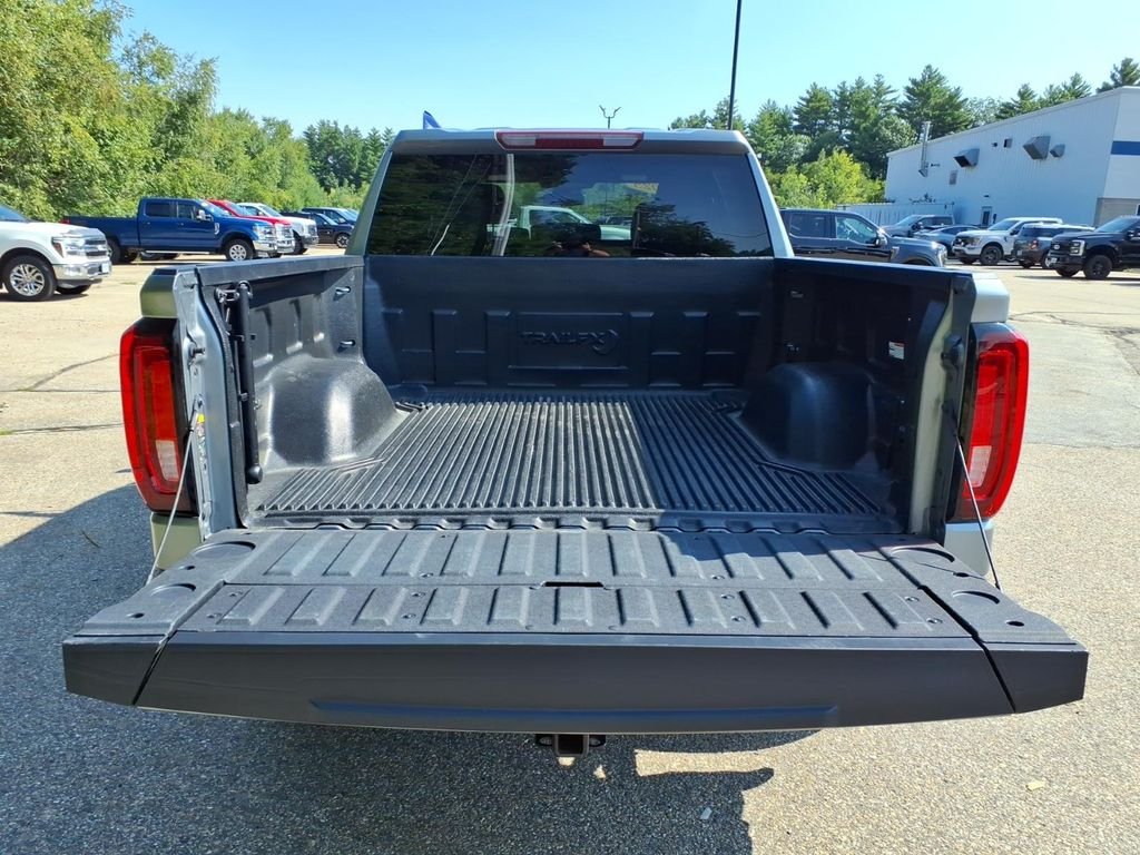 Certified Used 2025 Sterling GMC SLT image 12