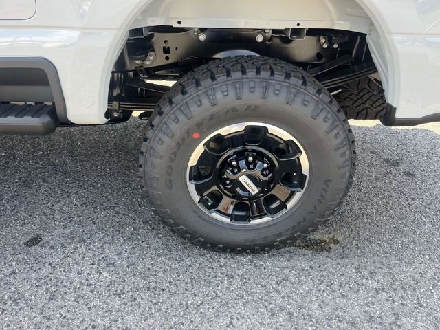 New 2026 Avalanche Ford XLT image 4