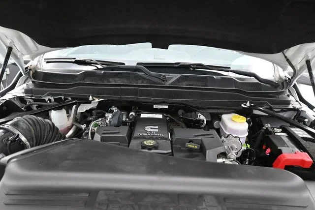 Used 2024 White Ram Laramie image 28