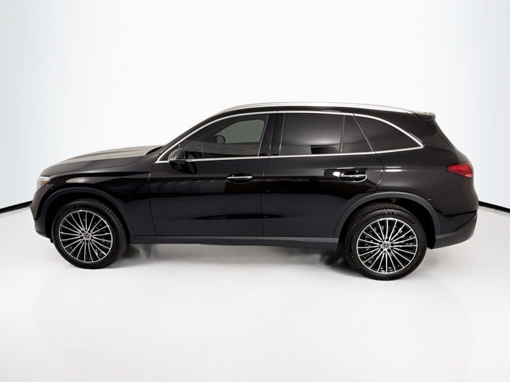 New 2027 Obsidian Black Metallic Mercedes-Benz GLC 300 image 8