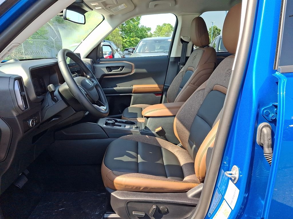 New 2026 Velocity Blue Metallic Ford Outer Banks® image 13