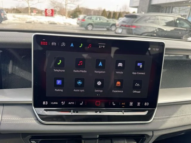 2025 Volkswagen Tiguan SE - Photo 21