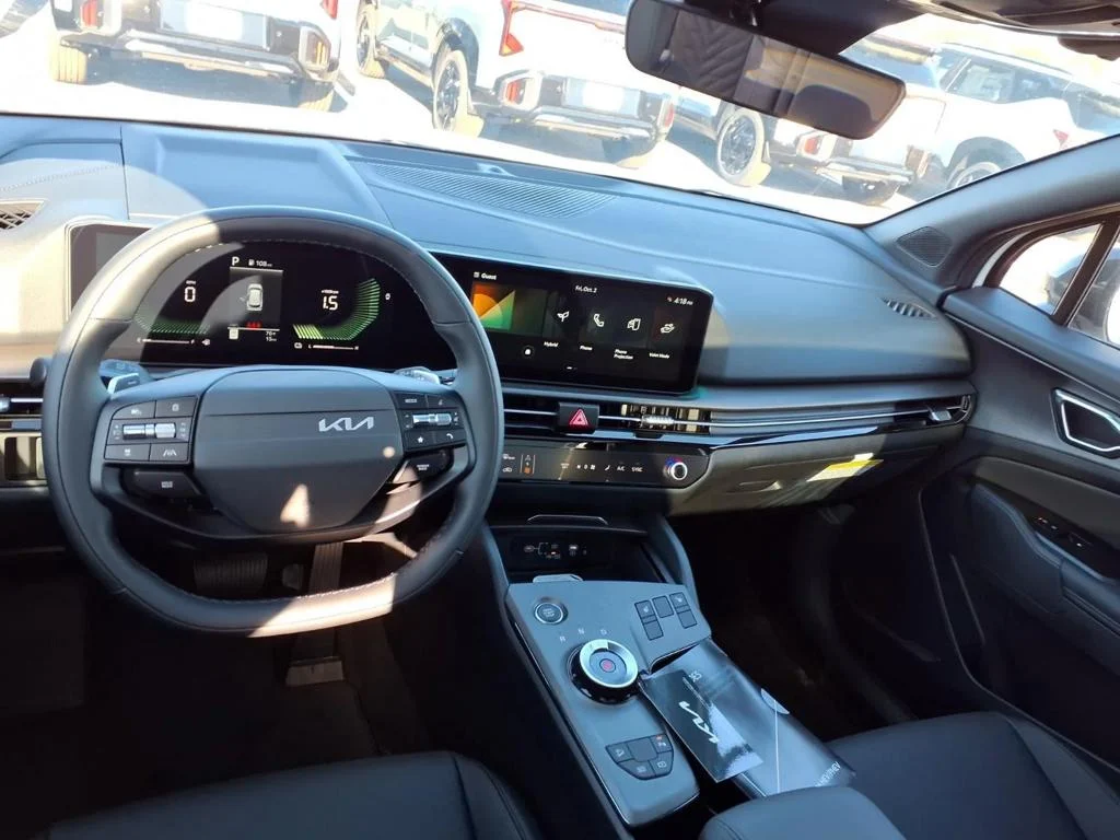 New 2027 Snow White Pearl Kia X-Line image 4