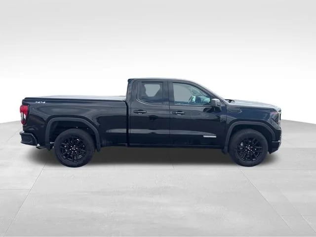 Used 2024 Onyx Black GMC Elevation image 7