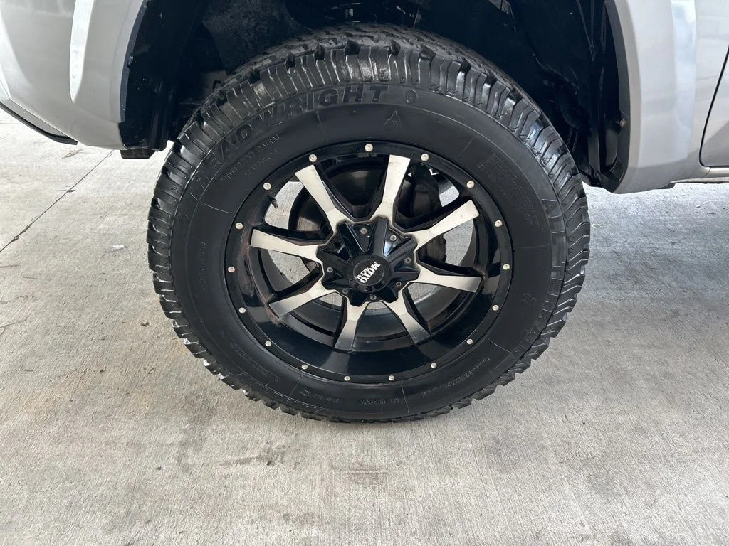 Used 2019 Silver Toyota SR5 image 11