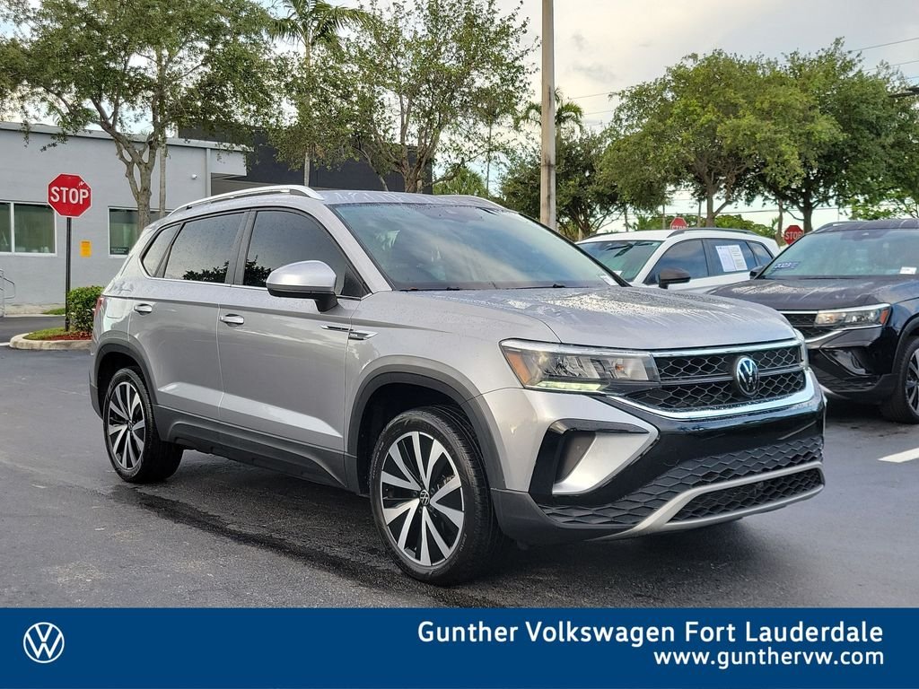 Certified Used 2024  Volkswagen 1.5T SE image 1
