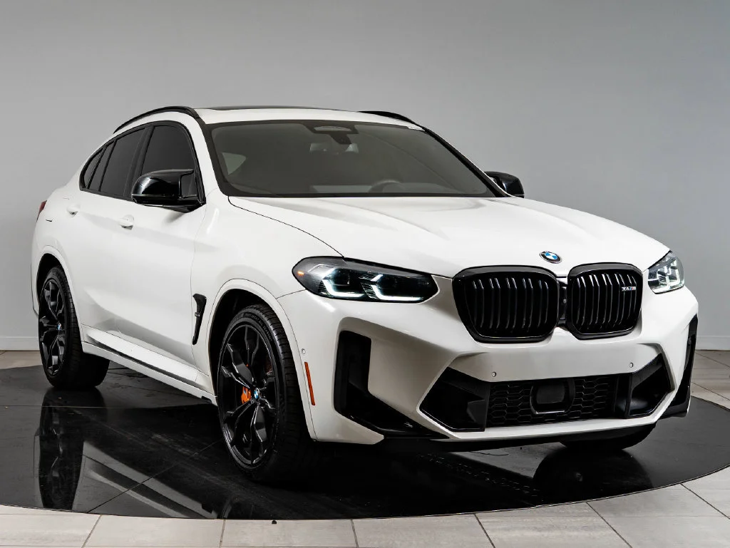 Used 2024 Alpine White BMW  image 12