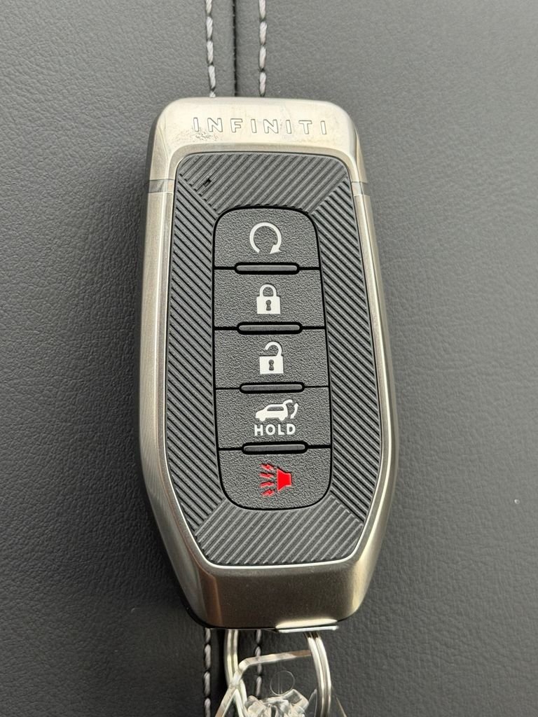 New 2027 GRAPHITE SHADOW INFINITI Luxe AWD image 28