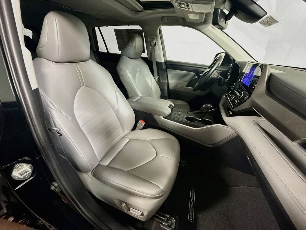 Used 2023 Midnight Black Metallic Toyota XLE image 30