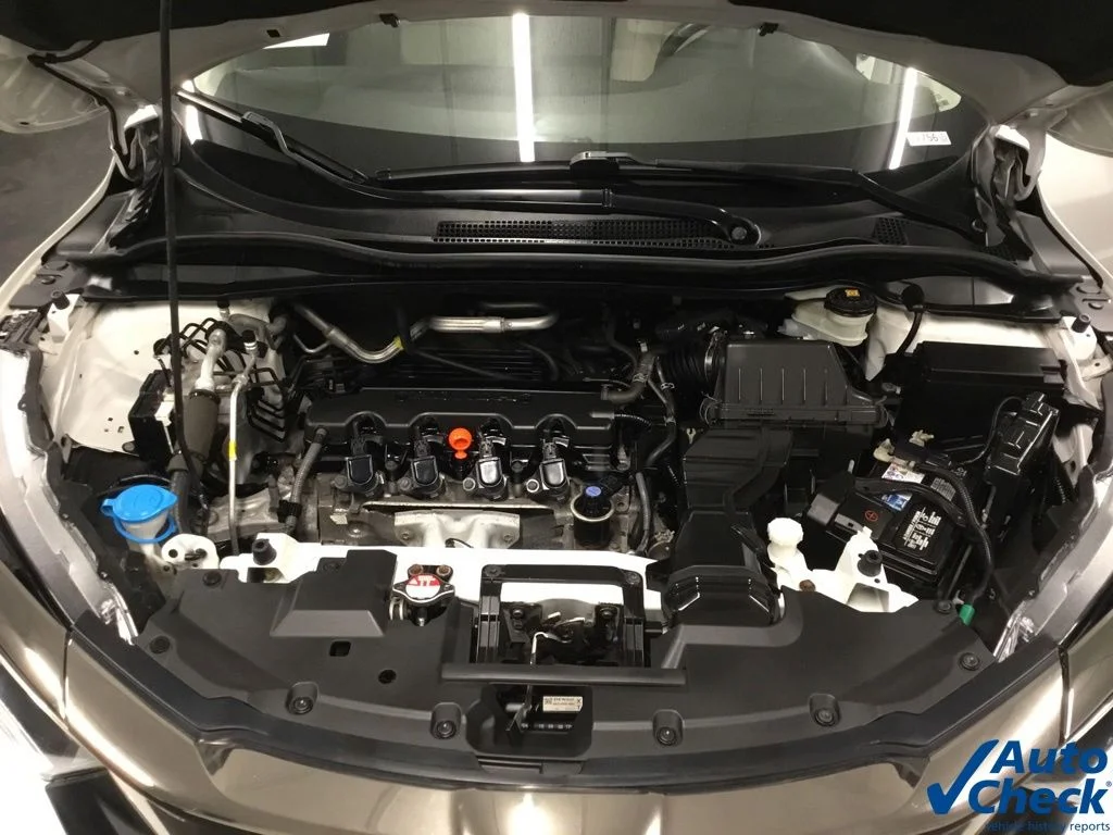Used 2021 White Honda EX-L image 39