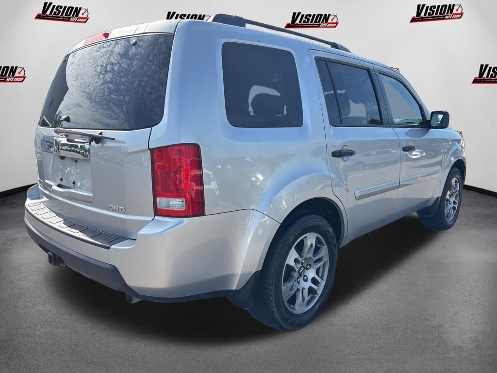 Used 2011 Gray Honda LX image 5