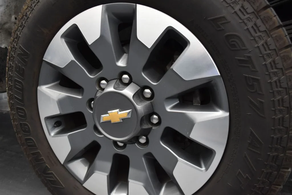 Used 2024 Summit White Chevrolet Custom image 25