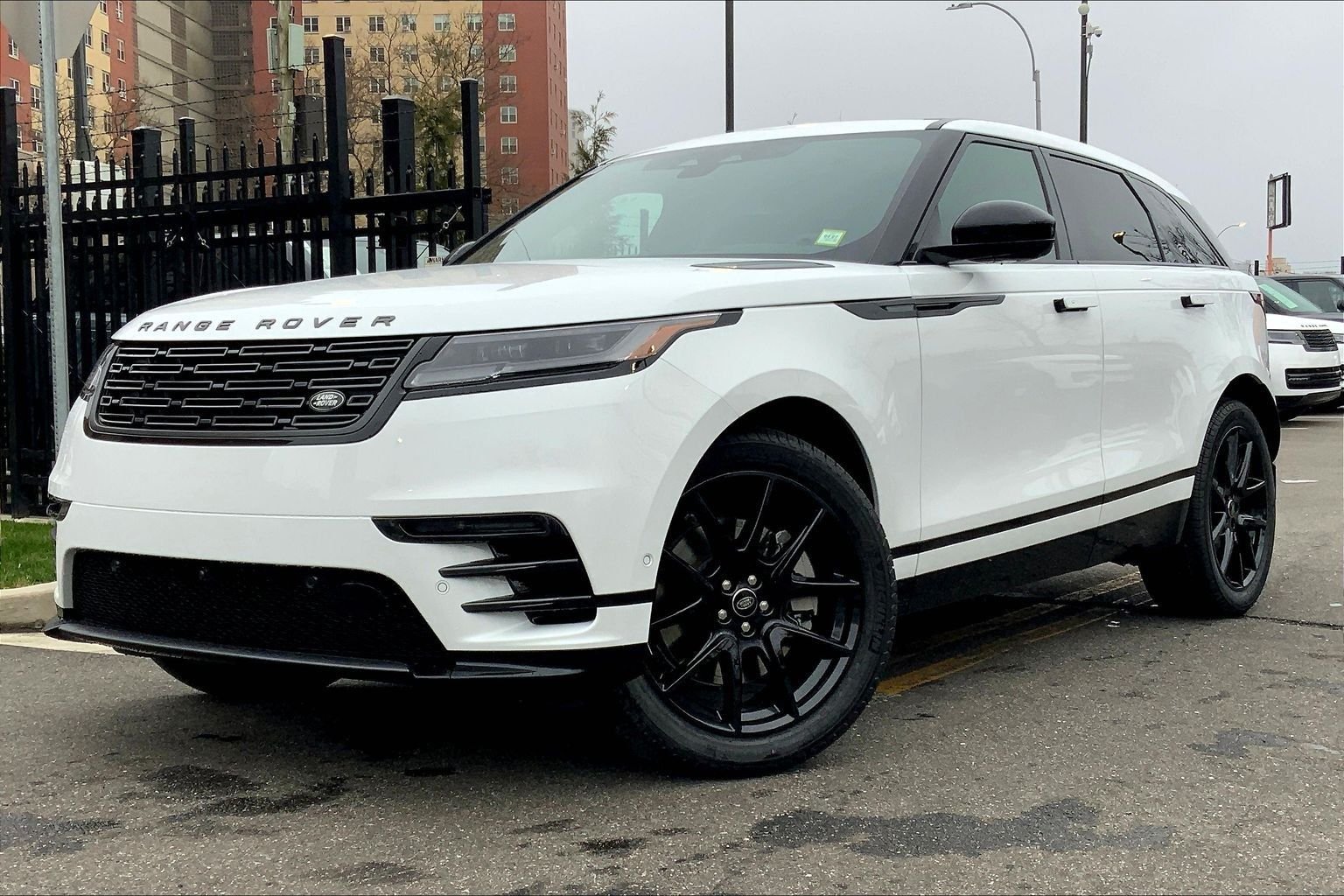 2026 Land Rover Range Rover Velar Dynamic SE