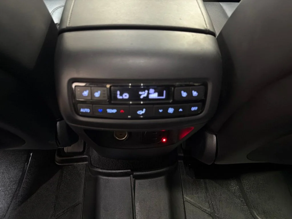 Used 2024 Sierra Burgundy Hyundai SEL image 15