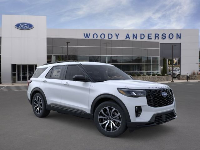New 2026 Space White Metallic Ford ST-Line image 7