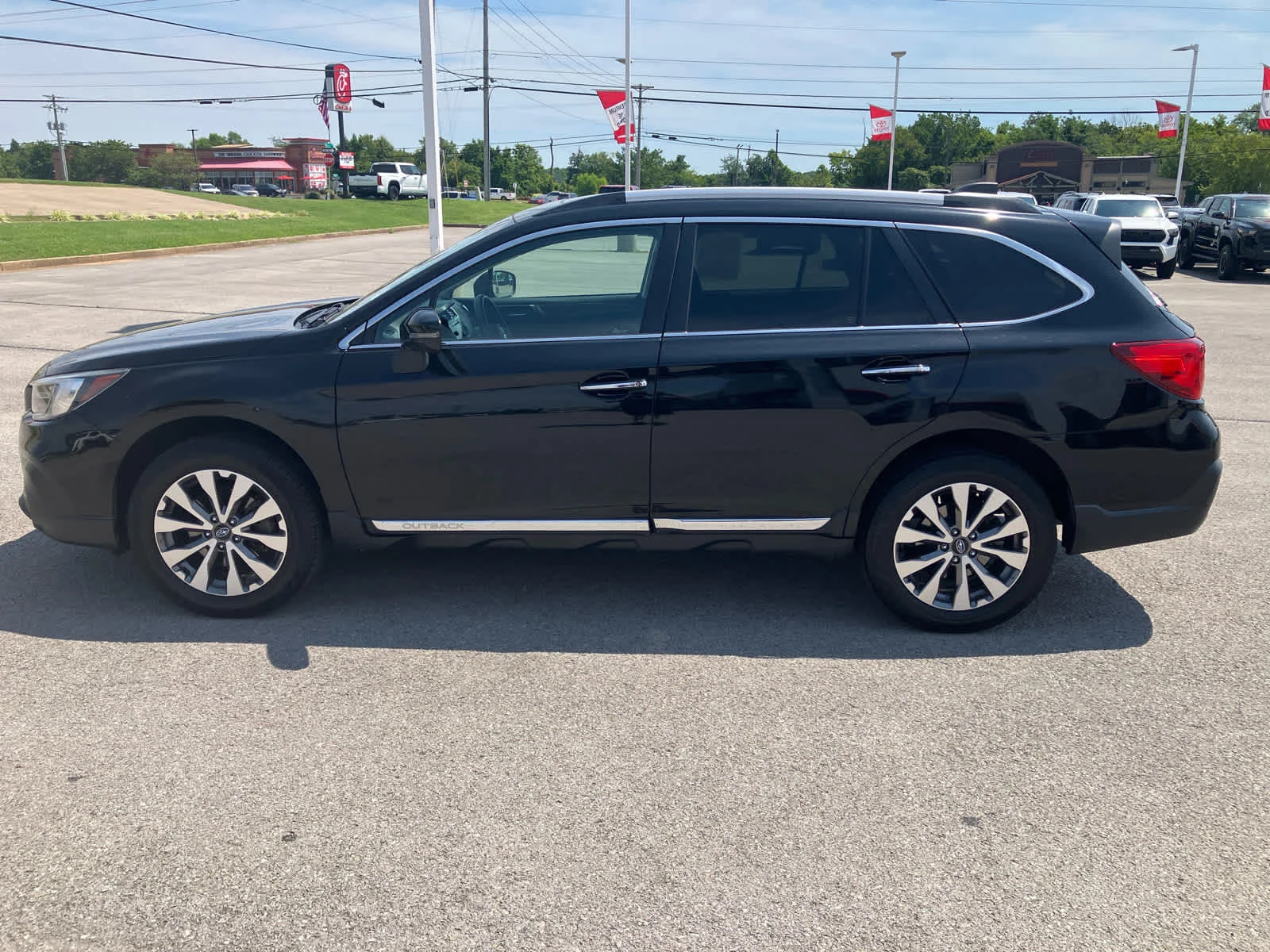 Used 2019 Crystal Black Silica Subaru Touring image 4