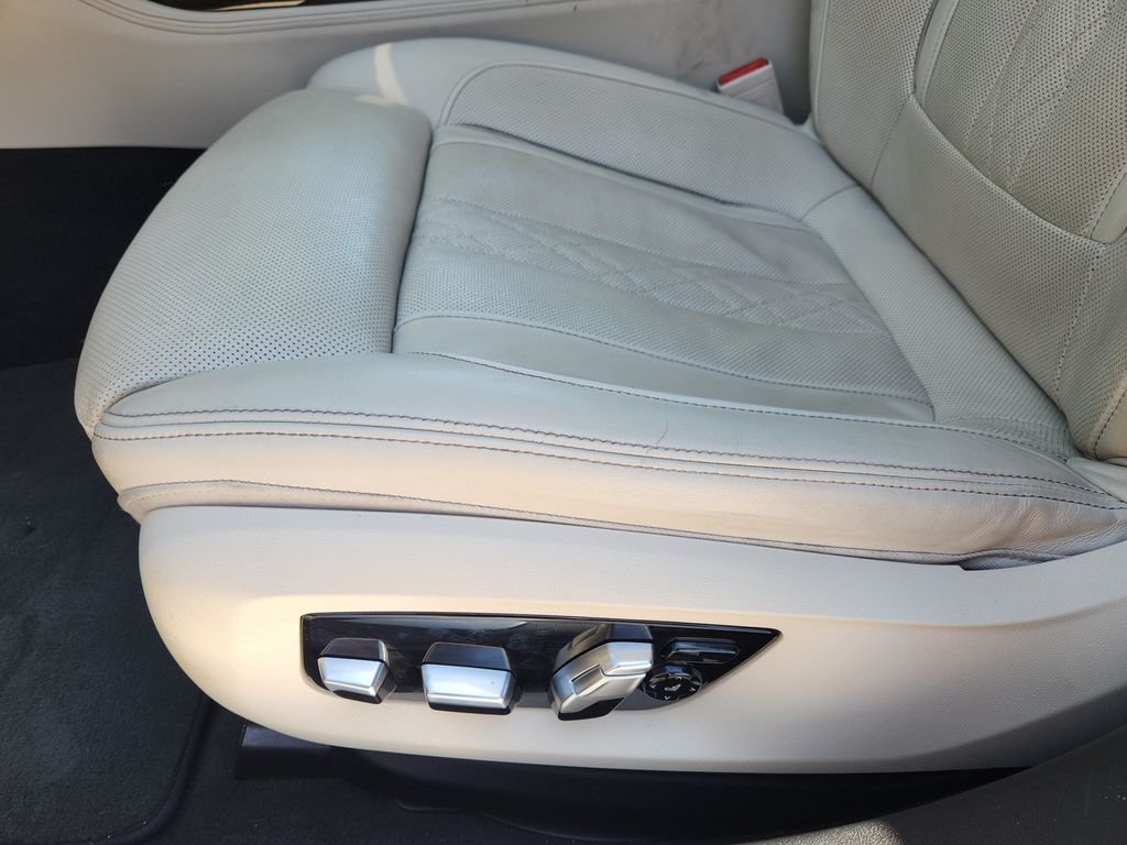 Used 2018 Black BMW 740i xDrive image 25