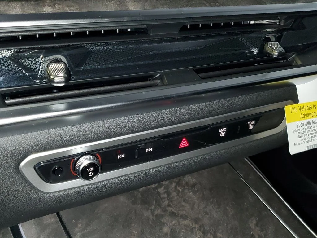 New 2026 Black Sapphire Metallic BMW xDrive40i image 24