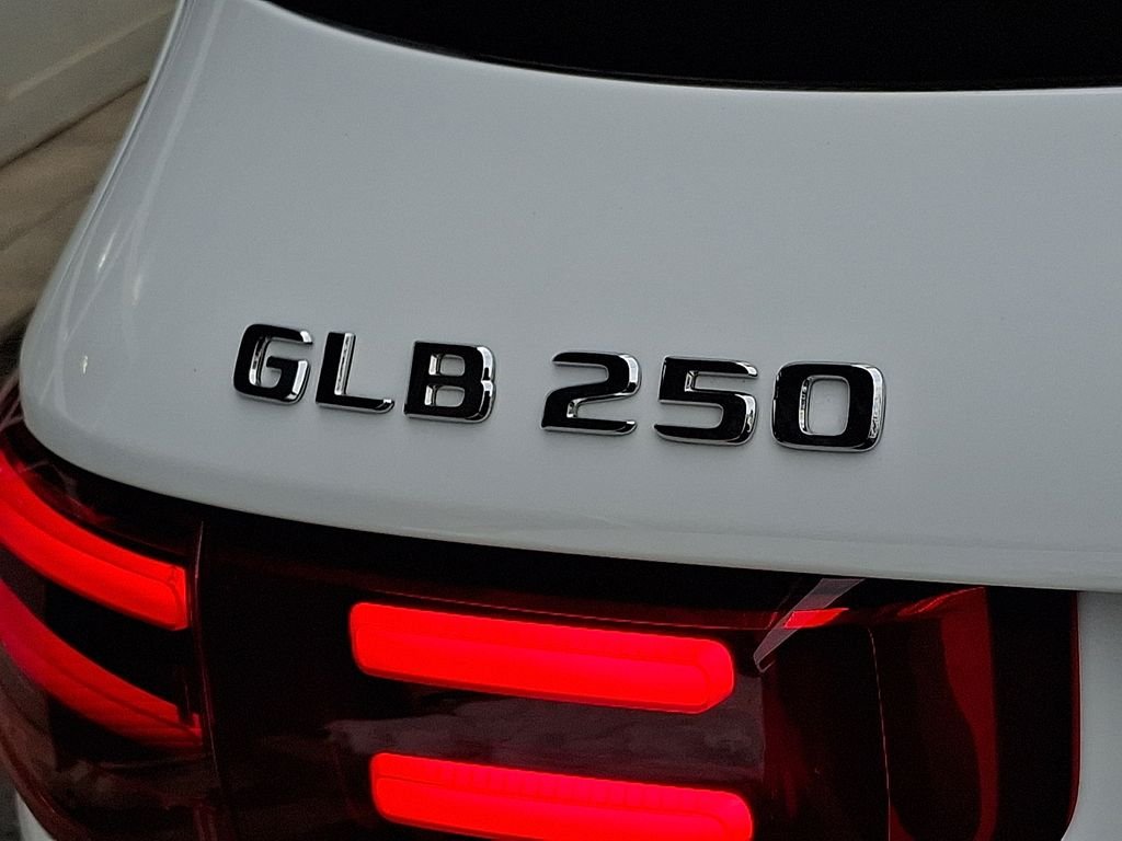 Certified Used 2025 White Mercedes-Benz GLB 250 image 29