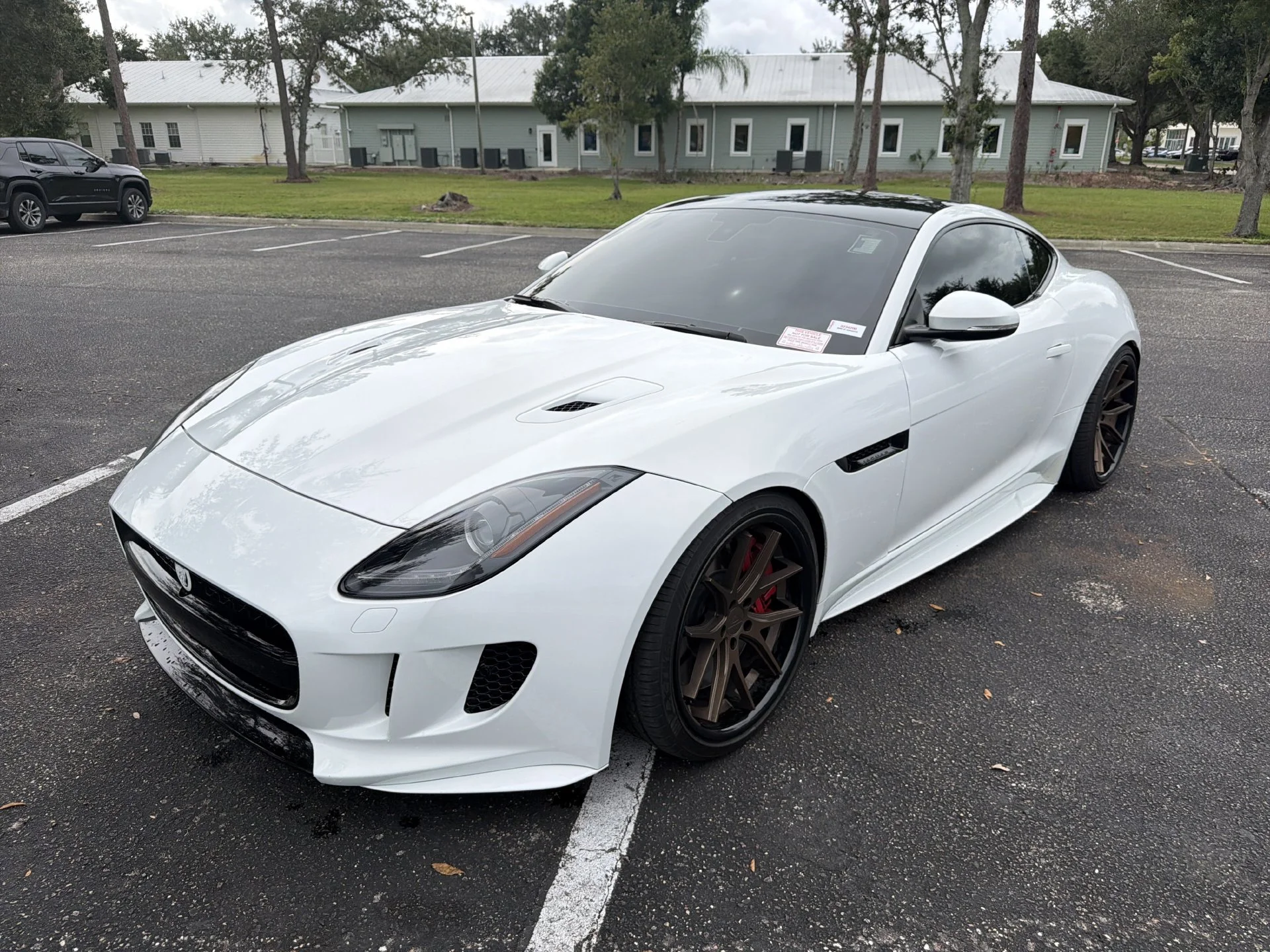 Used 2016  Jaguar R image 8
