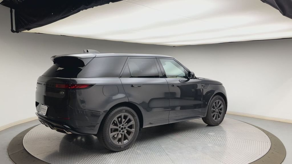 Used 2023 Carpathian Gray Premium Metallic Land Rover SE Dynamic image 2