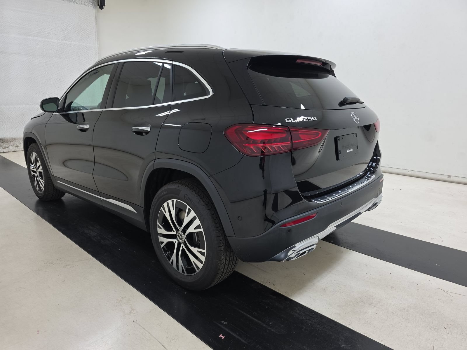 Certified Used 2025 Black Mercedes-Benz GLA 250 image 7