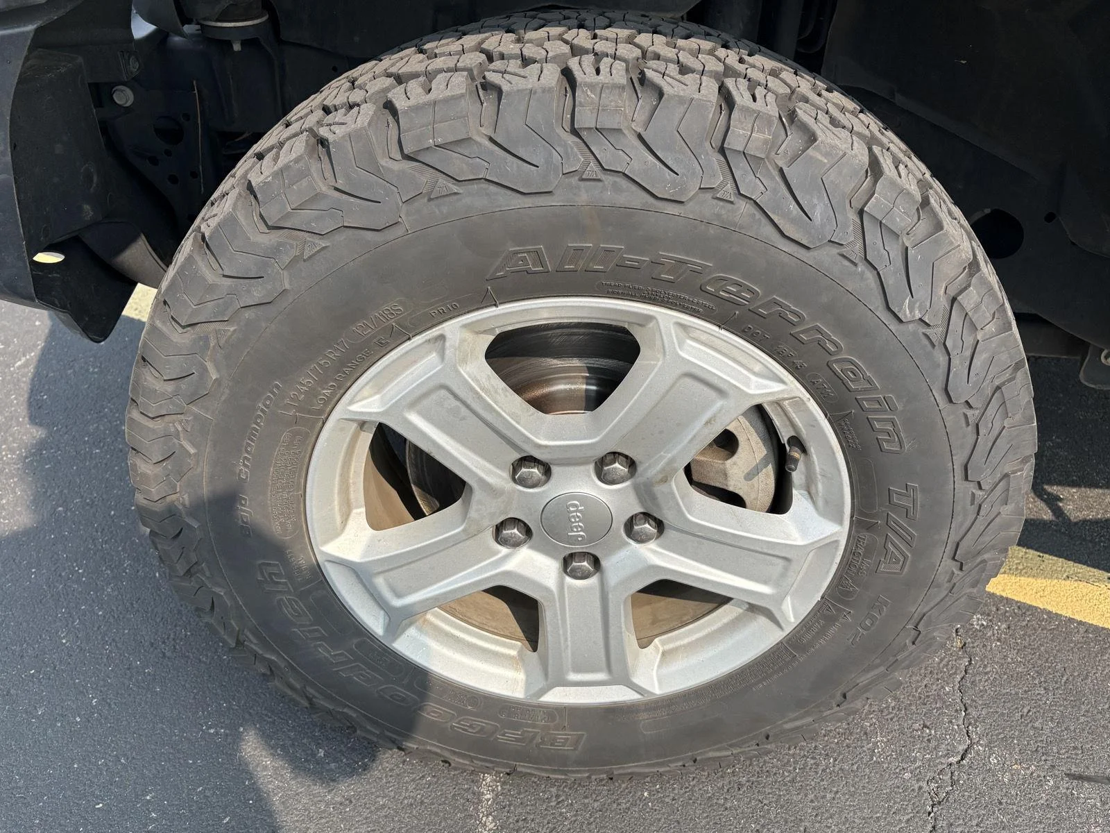Used 2020 Sting-Gray Clearcoat Jeep Sport S image 16