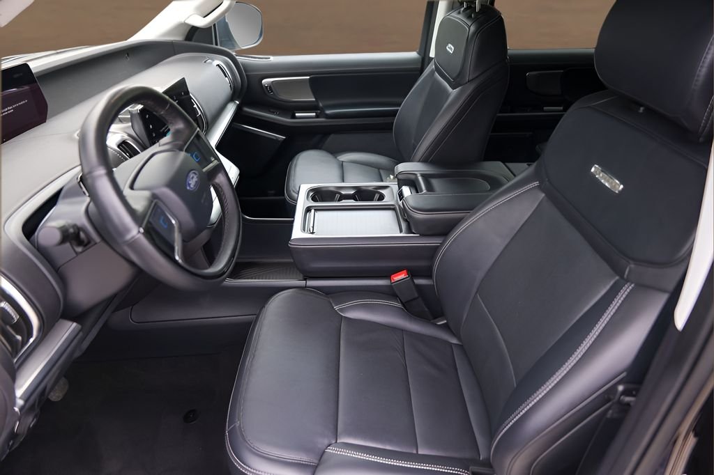 Used 2025 Black Ford Platinum image 8