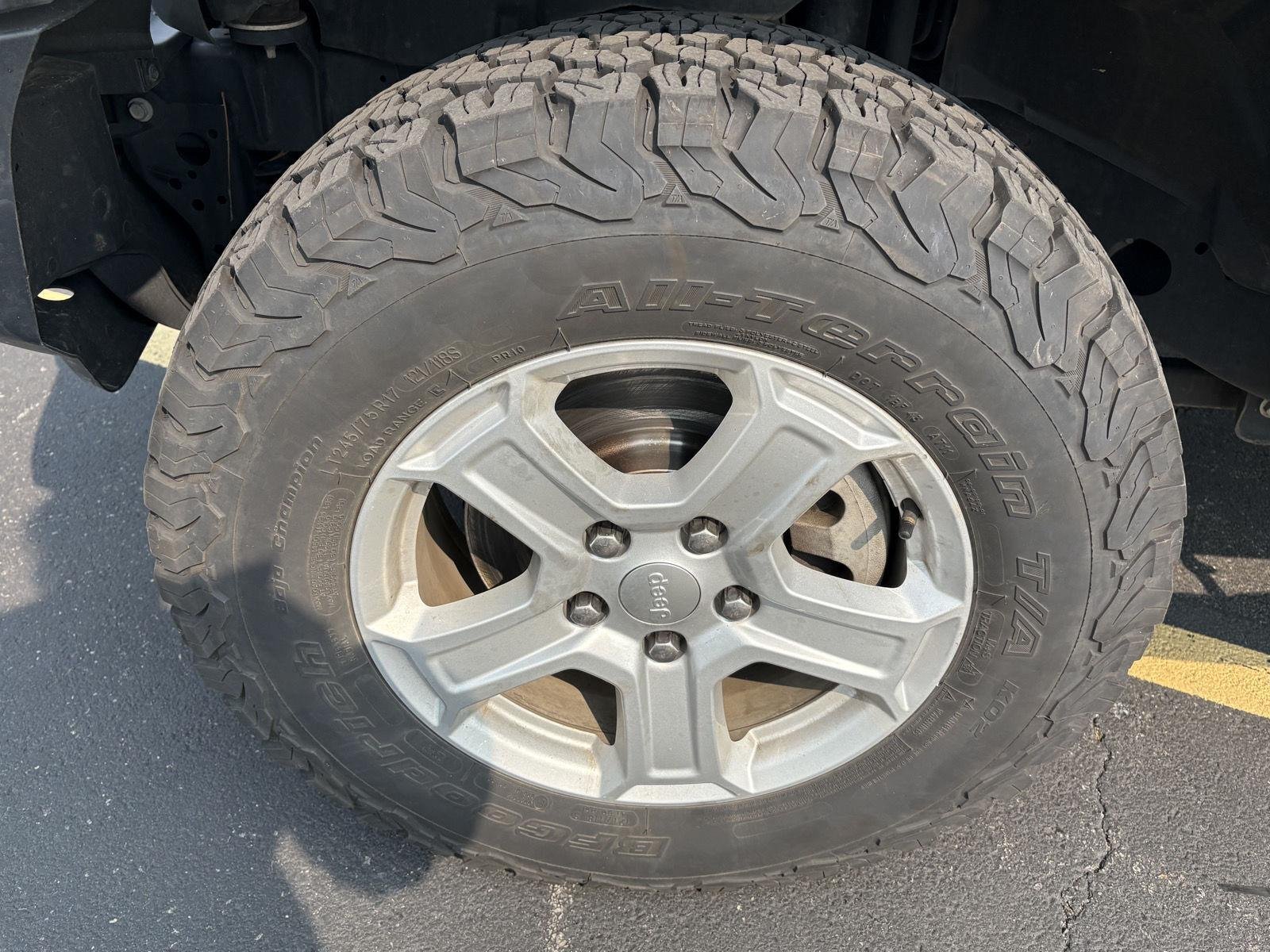 Used 2020 Sting-Gray Clearcoat Jeep Sport S image 16