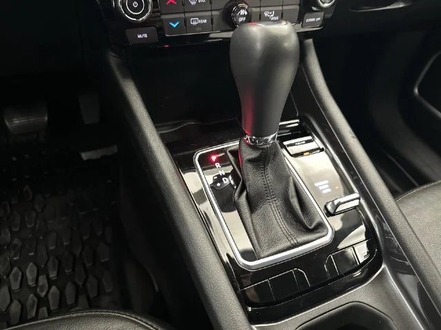 Used 2022 Black Jeep Latitude Lux image 23