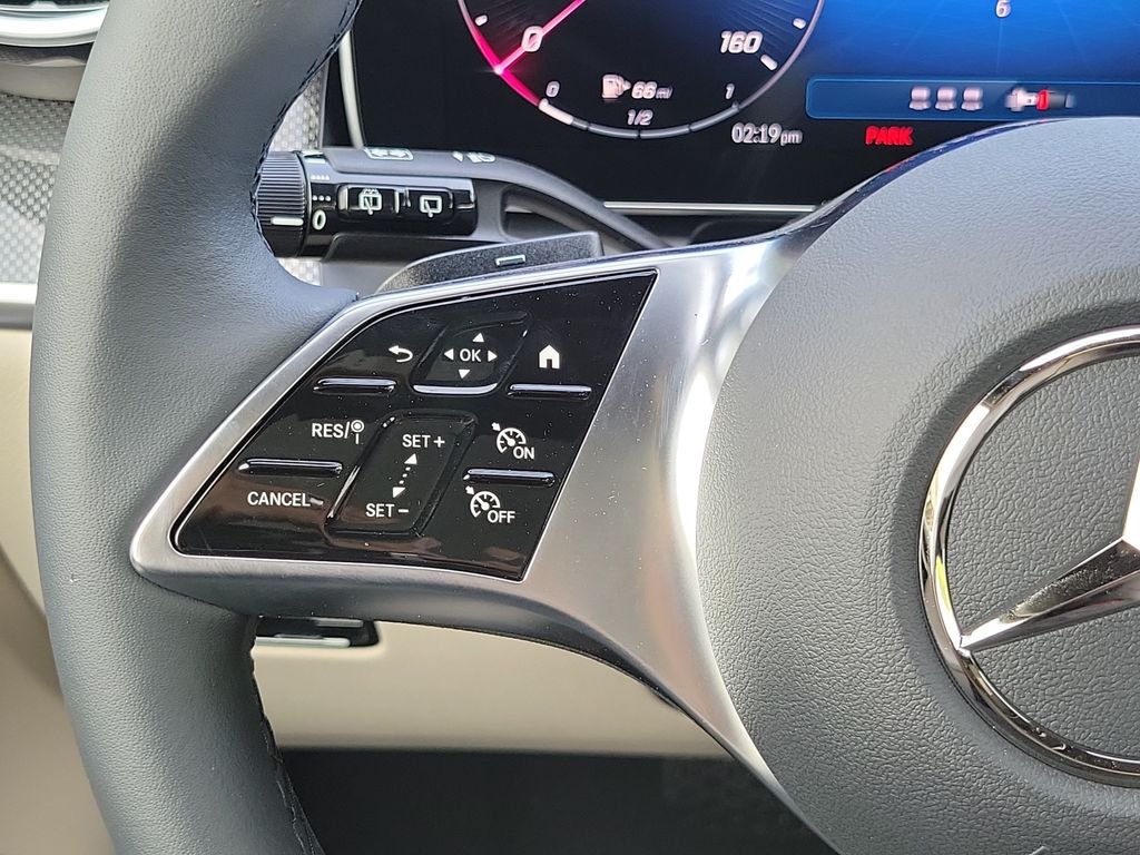 New 2026 Verde Silver Metallic Mercedes-Benz GLC 300 image 26