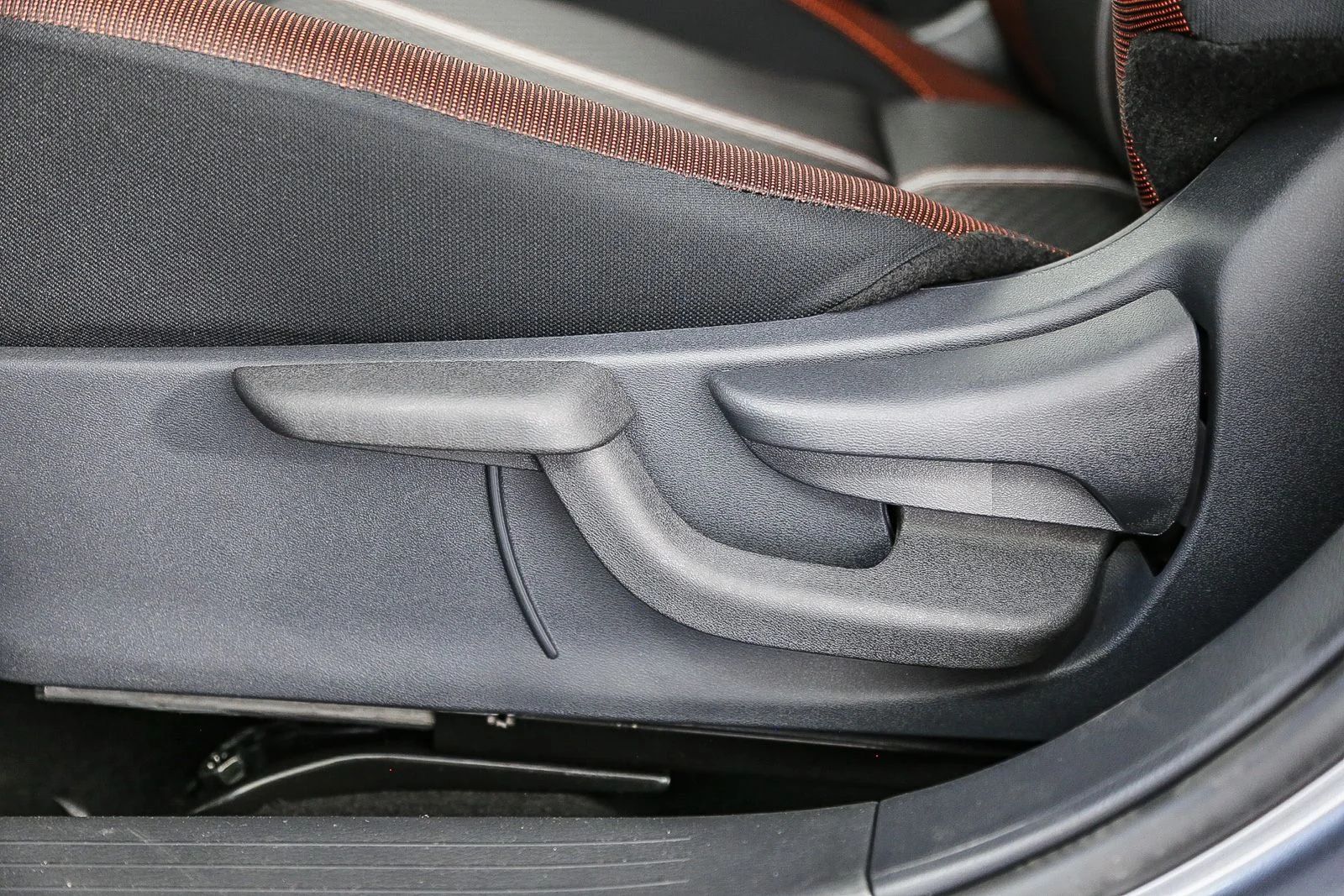 2025 Nissan Versa Sedan SR - Photo 23