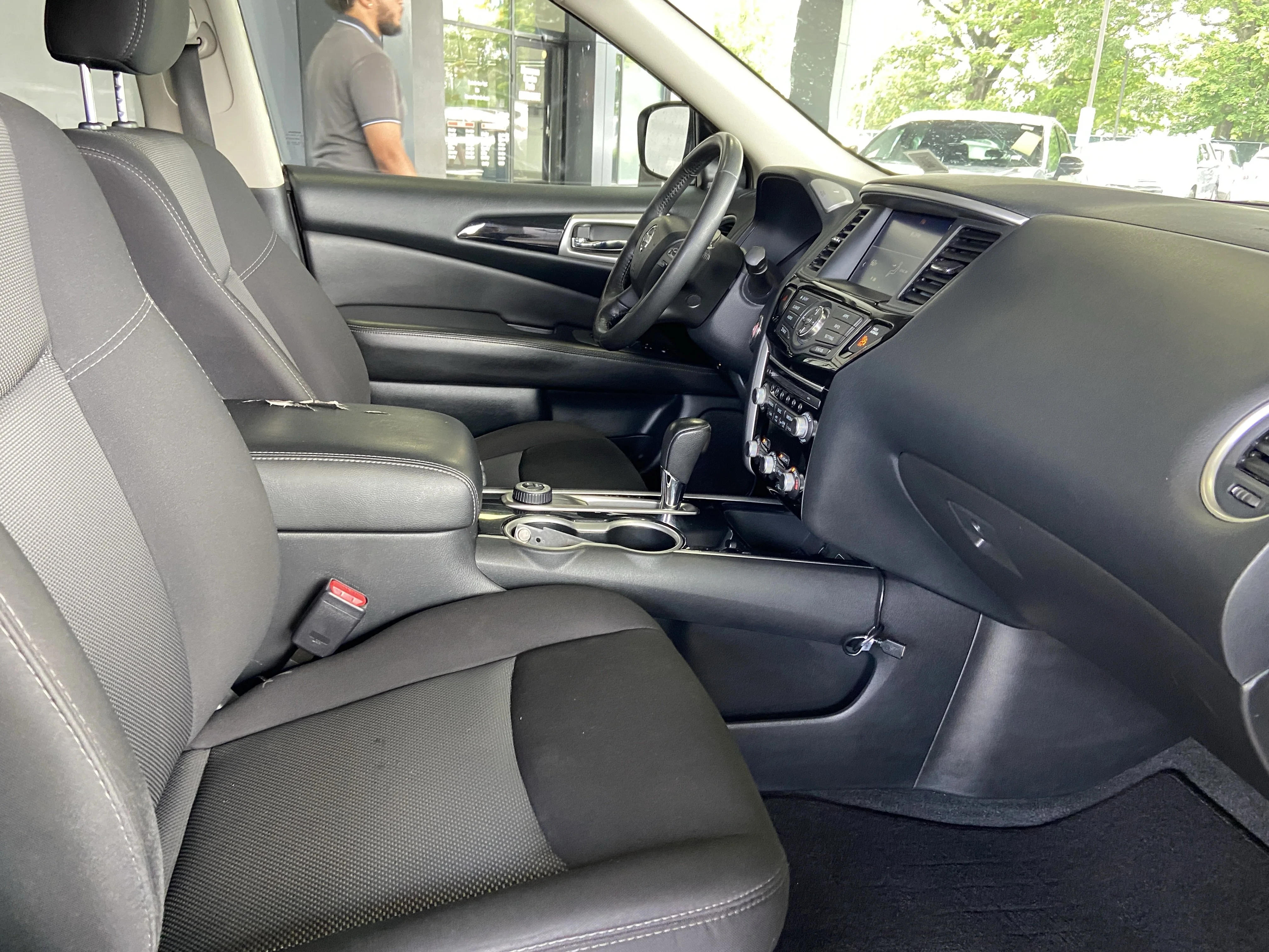 2025 Nissan Pathfinder SL - Photo 27