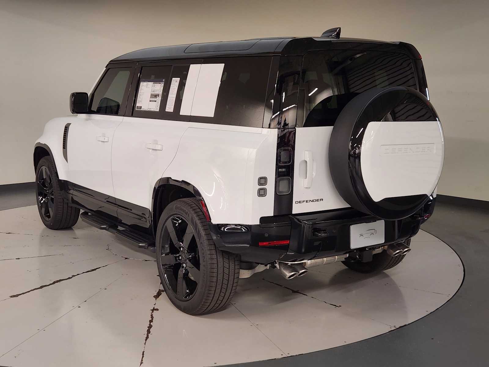 New 2026 Fuji White Land Rover V8 image 6