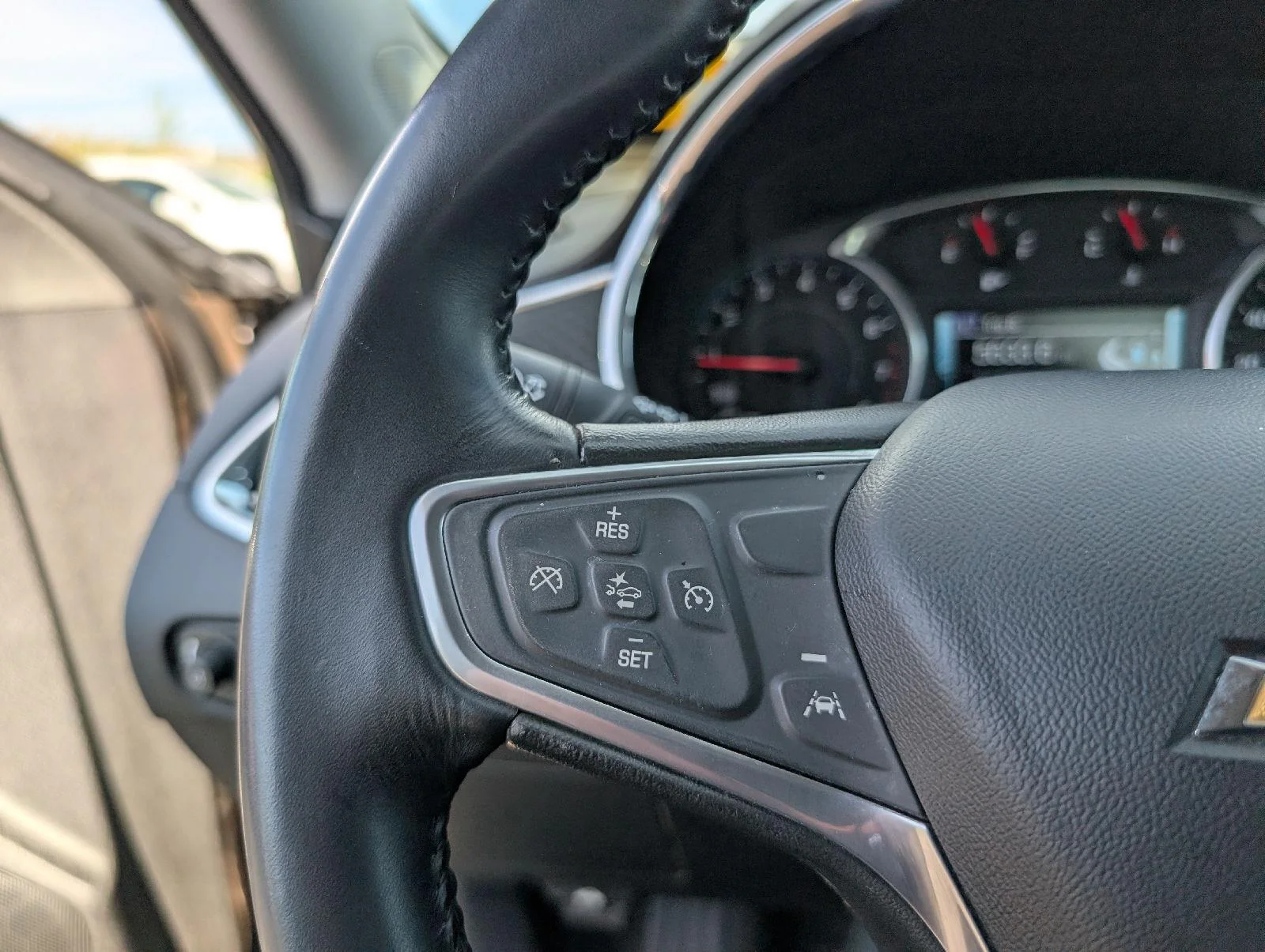 Used 2018 SANDY RIDGE METALLIC Chevrolet LT image 14