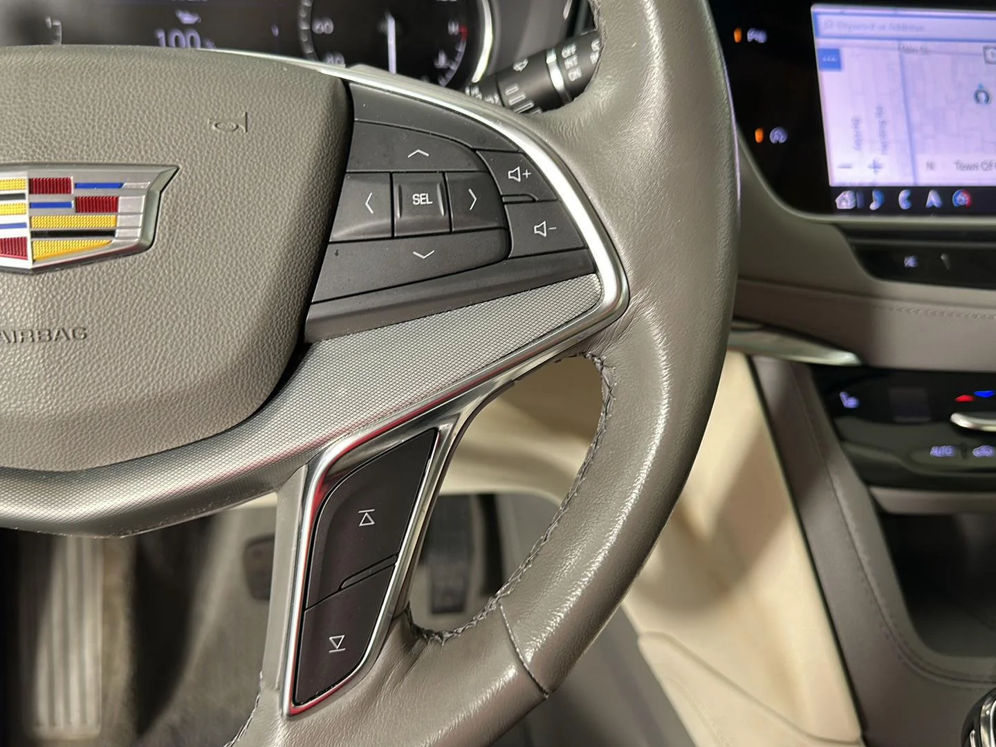 Used 2023 Crystal White Tricoat Cadillac AWD Premium Luxury image 18