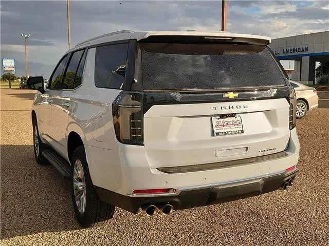 New 2027 G4J Polar White Chevrolet Premier 4x4 image 3
