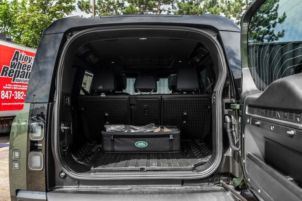 New 2026 Woolstone Green Land Rover X-Dynamic SE image 9