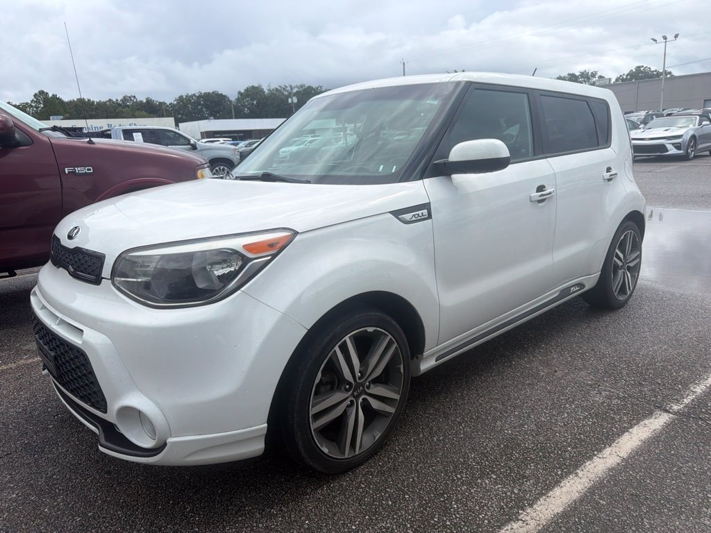 Used 2016 White Kia Plus image 1