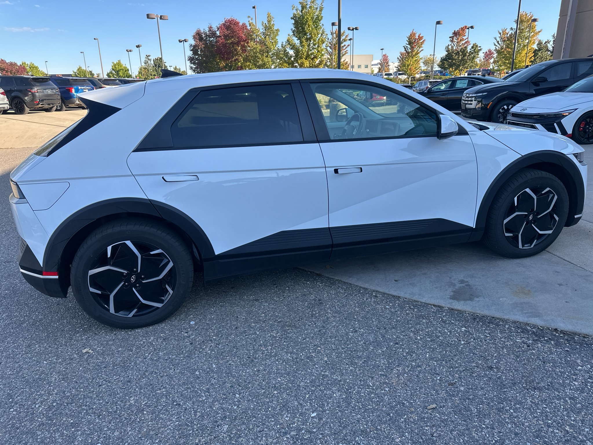 Used 2024  Hyundai SE image 8
