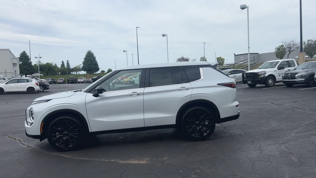 New 2026 WHT DIAMOND Mitsubishi LE image 4